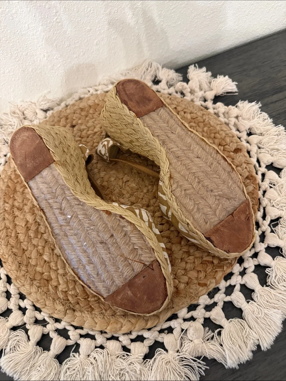 Lauren Ralph Lauren Tan White Batik Print Espadrille Wedge Sandals Size 6.5
